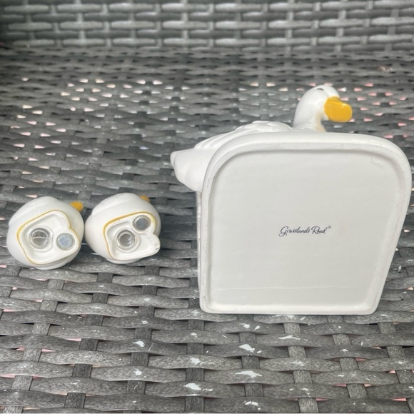 Grasslands Road Duck Duckling Salt & Pepper Shakers Napkin Holder Vintage Style - Picture 2 of 5